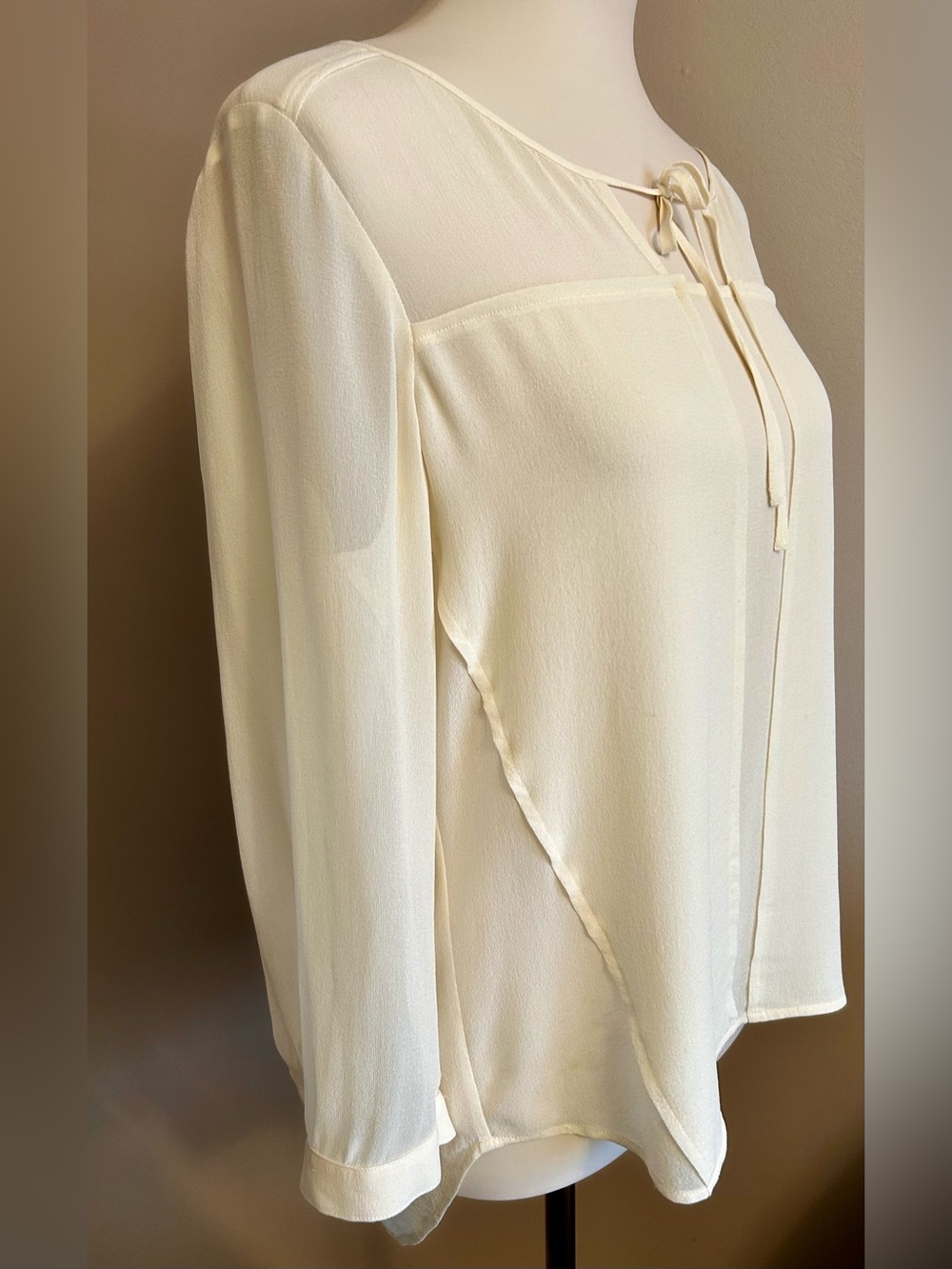 Babaton Aritzia 100% Silk Cream Blouse